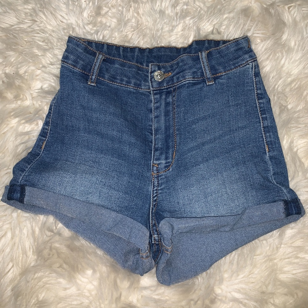 H&M denim high waist shorts 💙